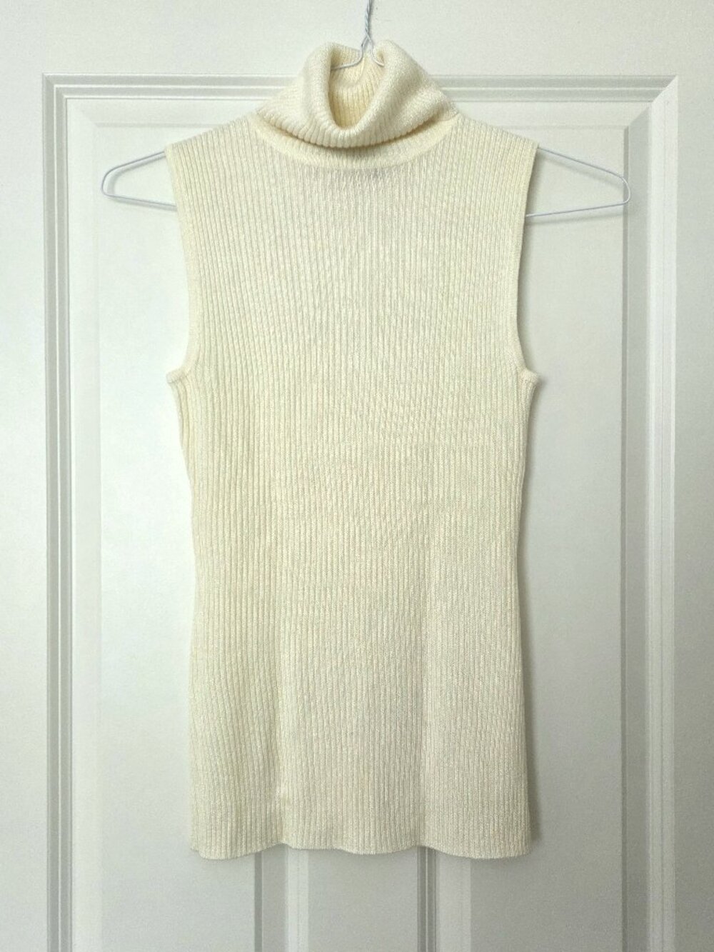 Daisy Fuentes Ivory Ribbed Speckled Sleeveless Turtleneck
